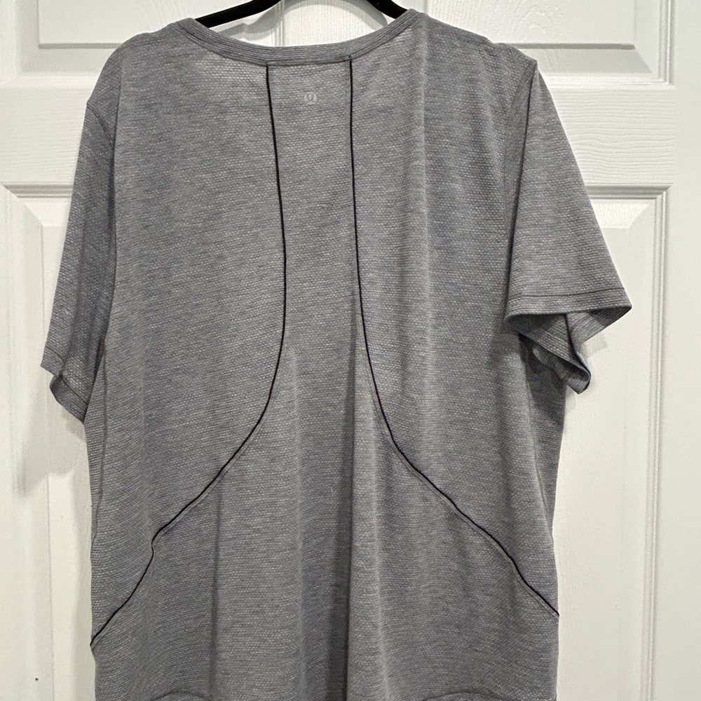 Lululemon long distance Grey running shirt 2xl